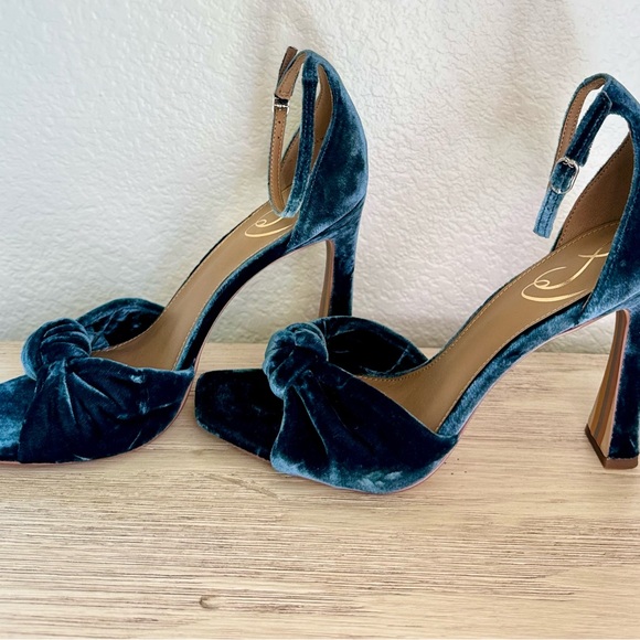 Sam Edelman Velvet Ankle Strap Heels - Dark Blue . Size 9 - Picture 4 of 8